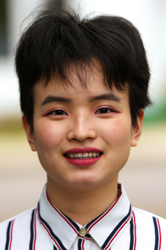 XurewenGong_headshot copy.jpg